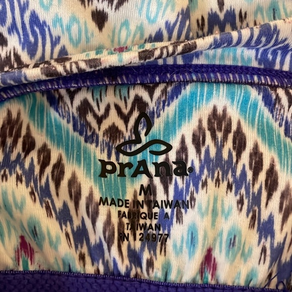 PRana women’s medium dress knee shelf bra stretch Quinn racer back Chevron - Picture 6 of 11